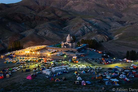 iran-jolfa-maku-saint-thaddeus-armenian-monastery-during-feast-550